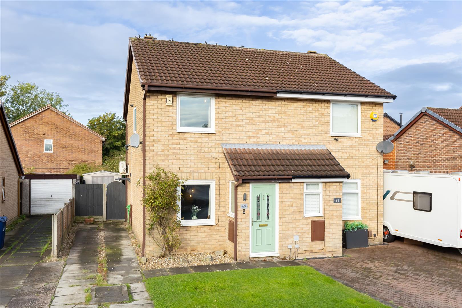 2 bed property in Longbrook Avenue, Preston
